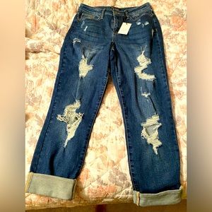Judy Blue size 7 Boyfriend fit.  Destroyed style.  These will fit more like a 9